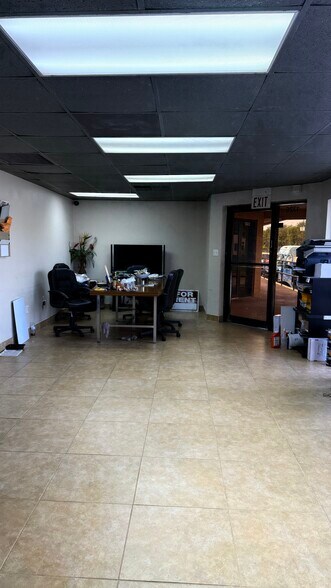 More Photos Of 1314-1334 Spruce Ave, Orlando Warehouse For Lease