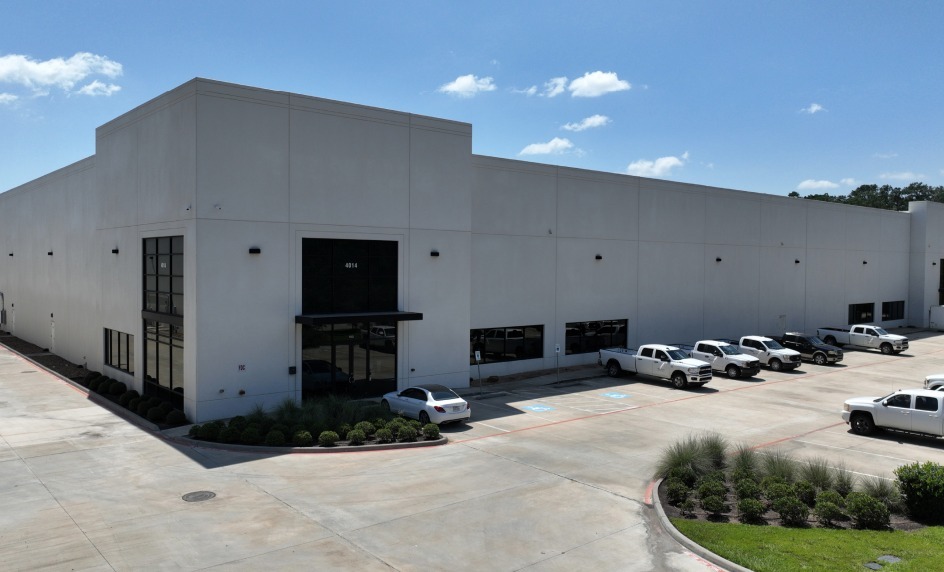 Primary Photo Of 4014 Interwood N Pky, Houston Distribution For Lease