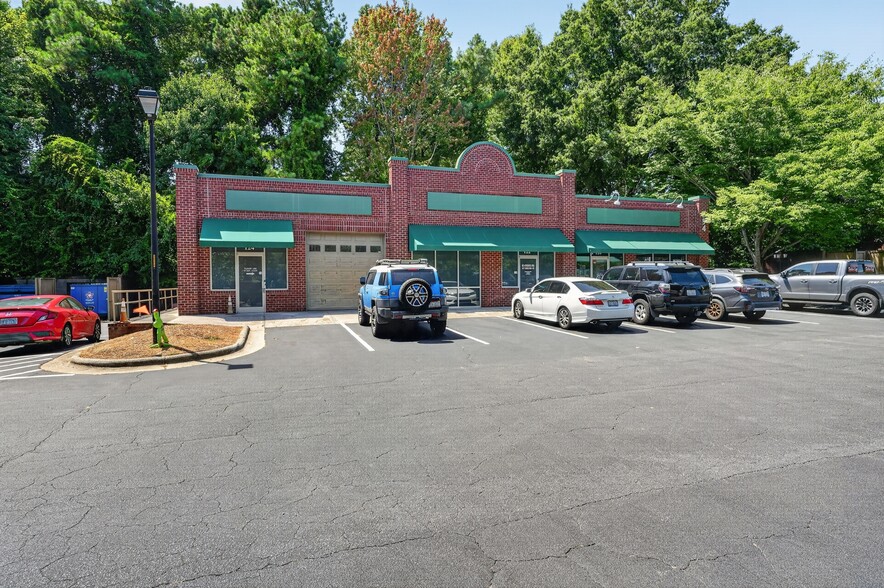 More Photos Of 594 E Chatham St, Cary Office For Sale