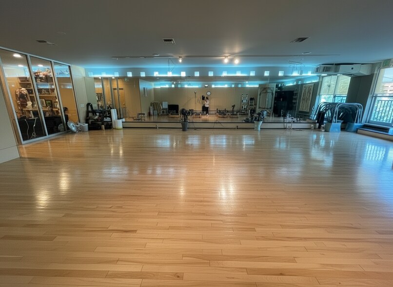 More Photos Of 520 Cherokee St, Denver Freestanding For Lease