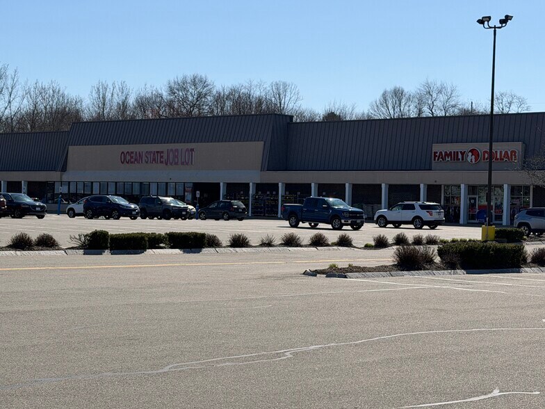 More Photos Of 601-607 Metacom Ave, Warren Unknown For Lease