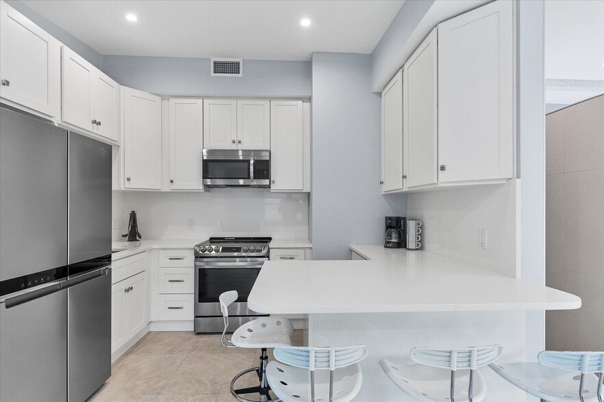 More Photos Of 1236 13th St, Sarasota Apartments For Sale