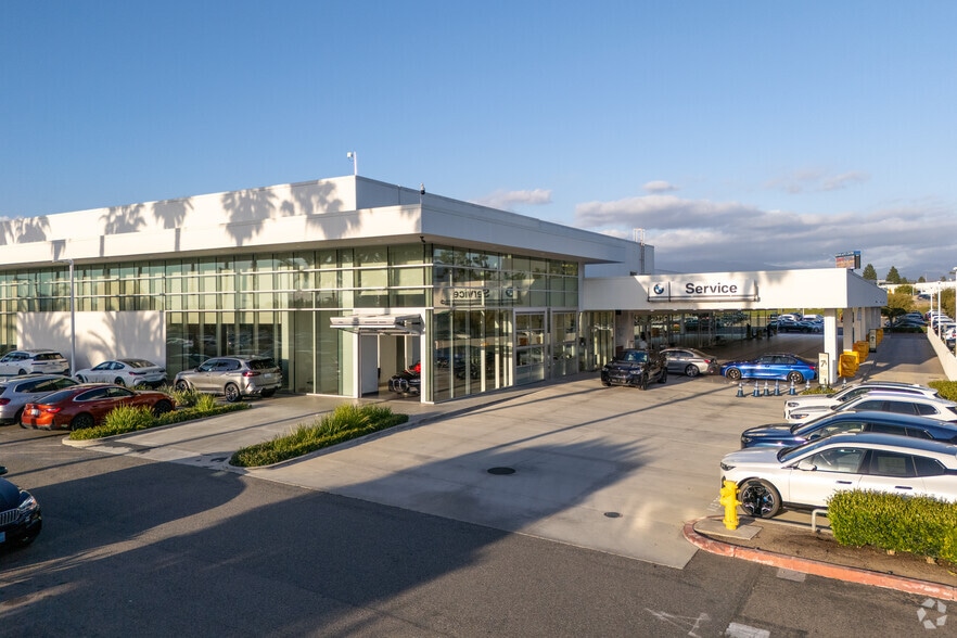 More Photos Of 9829 Research Dr, Irvine Auto Dealership For Lease