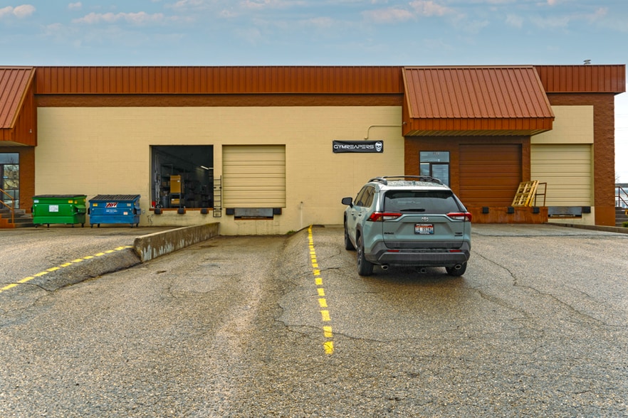 More Photos Of 8645-8651 Westpark St, Boise Warehouse For Lease