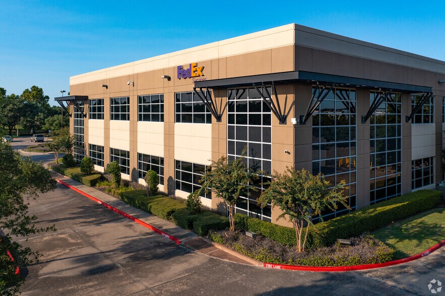 More Photos Of 785 Greens Pky, Houston Office For Sale