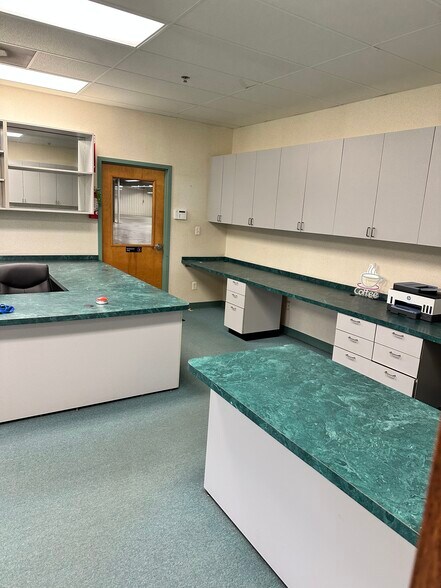 More Photos Of 1980 S West Blvd, Vineland Manufacturing For Sale