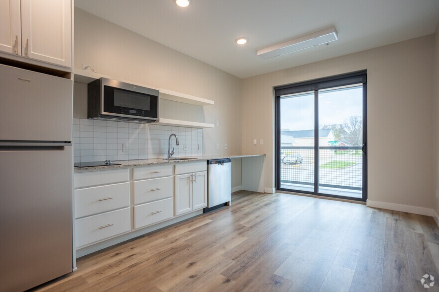 More Photos Of 900 Leonard St NW, Grand Rapids Apartments For Lease