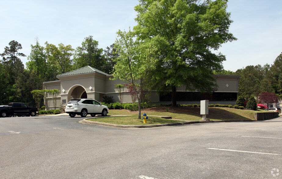 More Photos Of 2111 Parkway Office Cir, Hoover Office For Lease