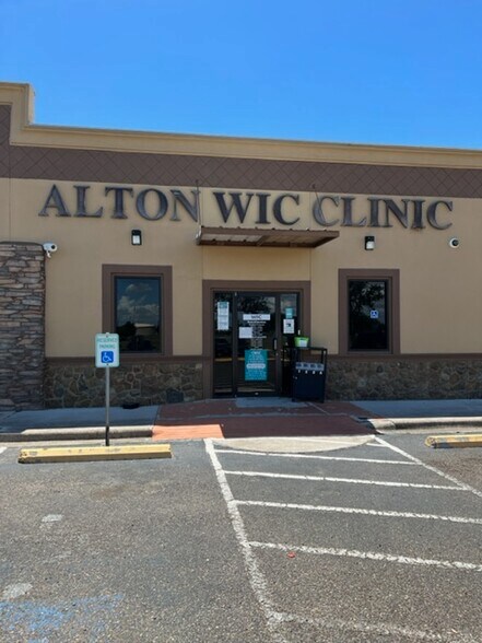 More Photos Of 3509 E Main Ave, Alton Medical For Sale