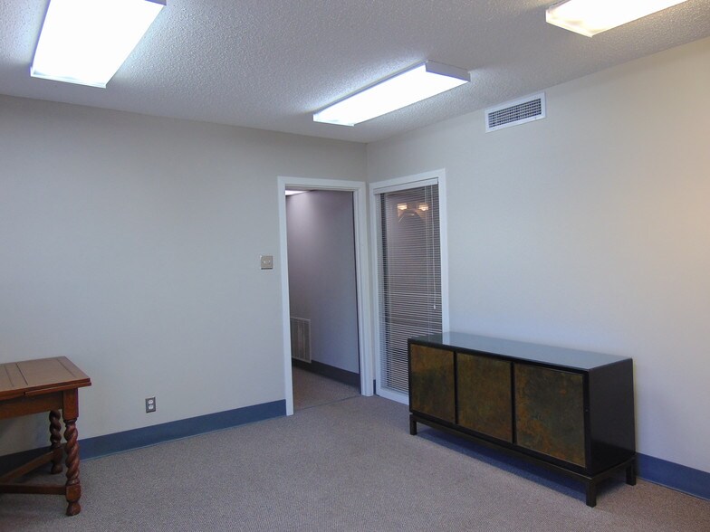 More Photos Of 2625 Line Ave, Shreveport Office For Lease