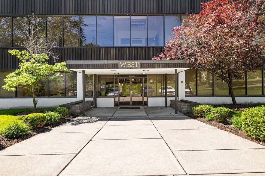 More Photos Of 136 Summit Ave, Montvale Office For Lease