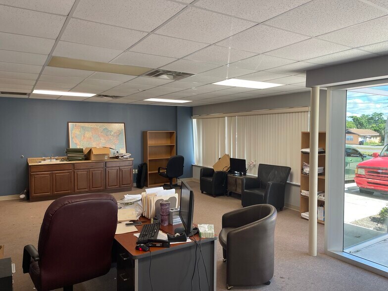 More Photos Of 4333 Silver Star Rd, Orlando Warehouse For Lease