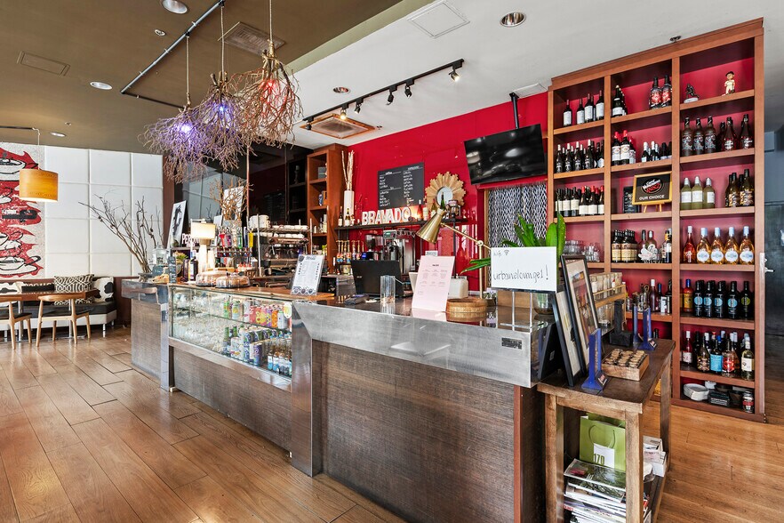 More Photos Of 170 King St, San Francisco Apartments For Sale