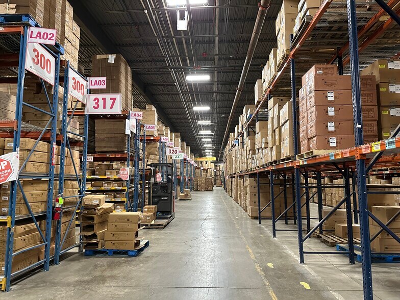 More Photos Of 10 State St, Moonachie Warehouse For Lease