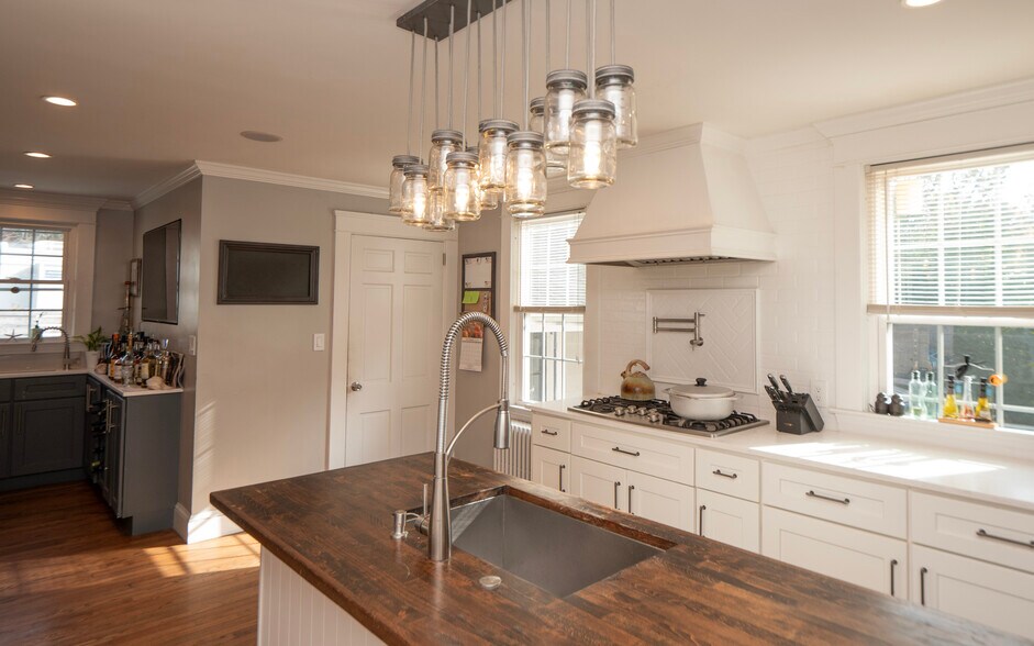 More Photos Of 999 Aquidneck Ave, Middletown Flex For Sale