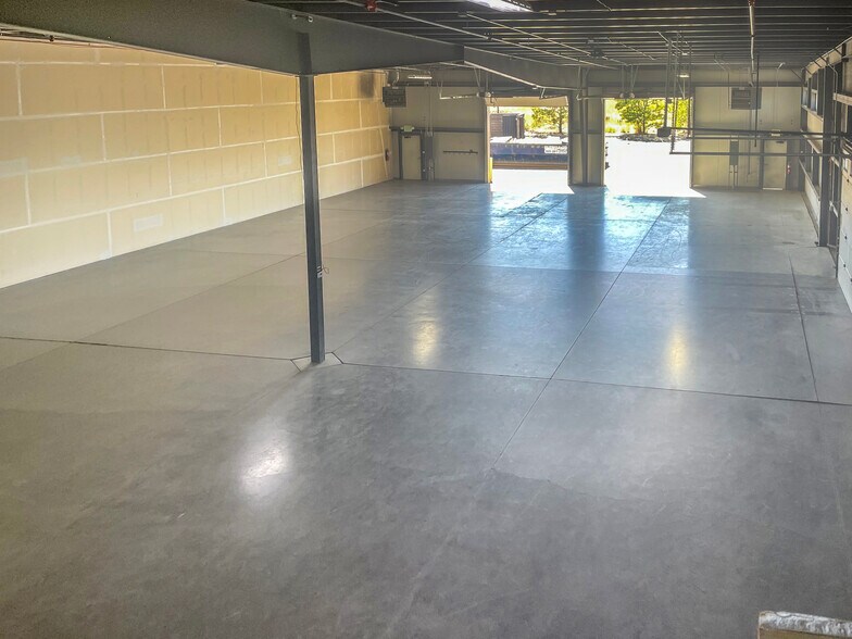 More Photos Of 1751 Panorama Pt, Lafayette Warehouse For Lease