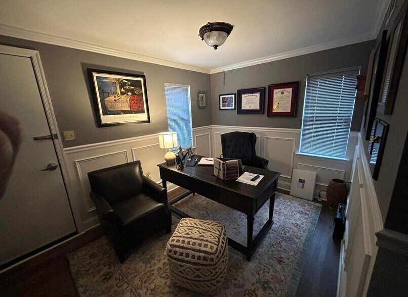 More Photos Of 4021-4023 Annapolis Rd, Halethorpe Office For Sale