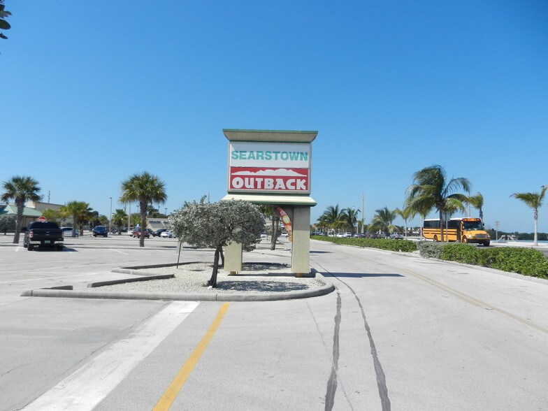 32003300 N Roosevelt Blvd, Key West, FL 33040 For Lease