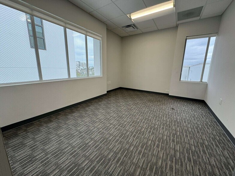 More Photos Of 205 N Orange Ave, Sarasota Office For Lease