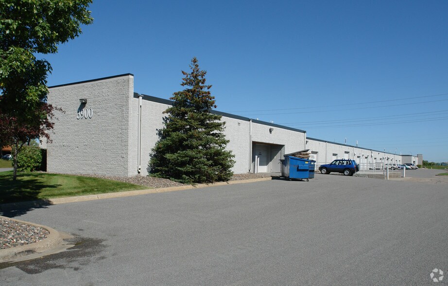 More Photos Of 3850 N Annapolis Ln, Plymouth Unknown For Lease