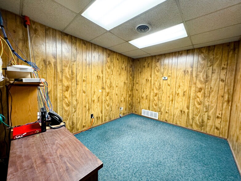 More Photos Of 3310 NW Loop 338, Odessa Warehouse For Sale