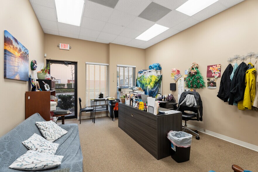 More Photos Of 2580-2590 SE Willoughby Blvd, Stuart Warehouse For Sale