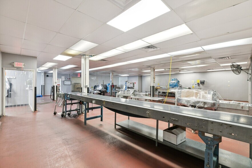 More Photos Of 5935 Woodland Ave, Philadelphia Food Processing For Sale