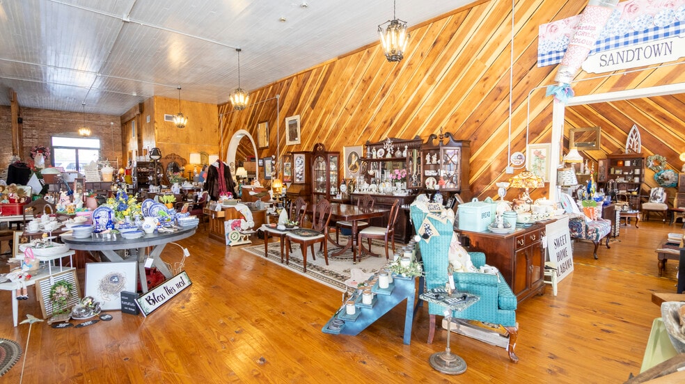 More Photos Of 18109 Main St, Woodbury Storefront Retail Office For Sale