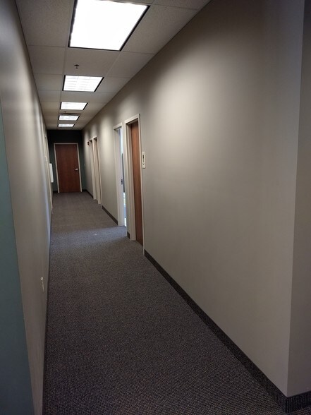 More Photos Of 820 N Concord St, South Saint Paul Light Distribution For Lease
