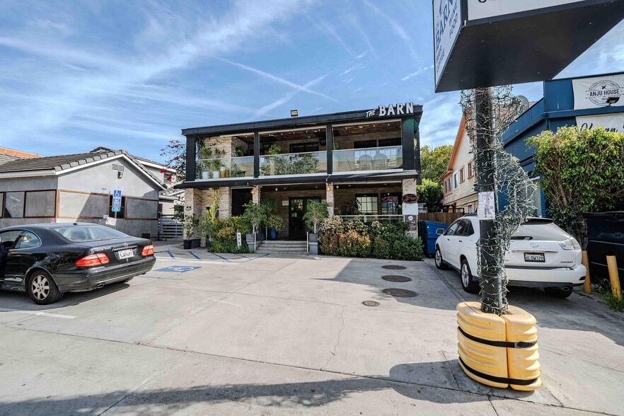 More Photos Of 228 S Oxford Ave, Los Angeles Restaurant For Sale
