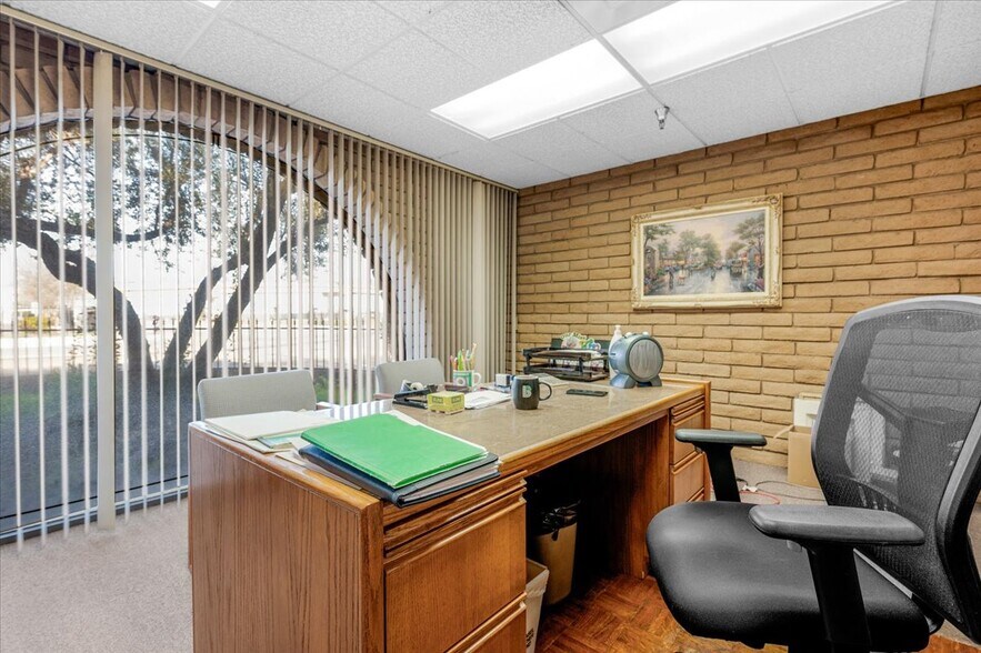More Photos Of 1257 G St, Fresno Light Distribution For Sale