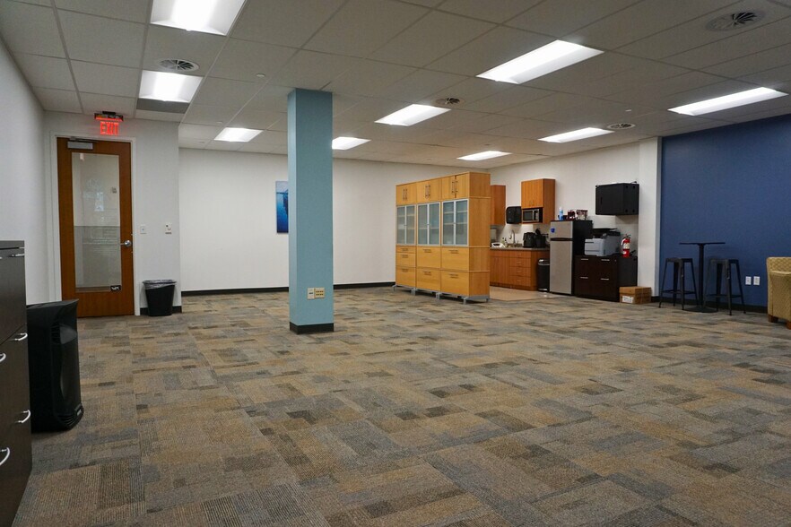 More Photos Of 392 E Winchester St, Murray Office For Lease