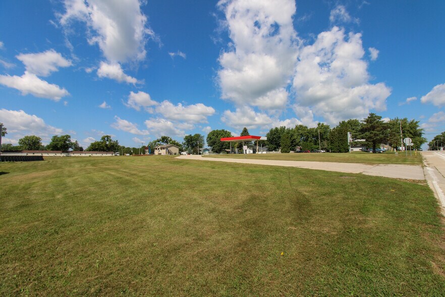 More Photos Of 107 8th Ave SW, Kasson Specialty For Sale
