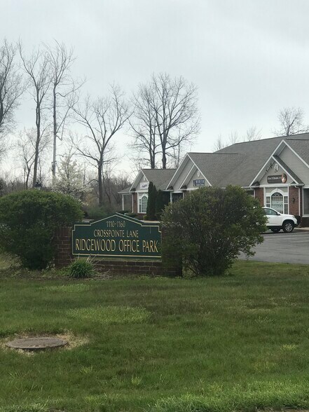 More Photos Of 1110 Crosspointe Ln, Webster Medical For Lease