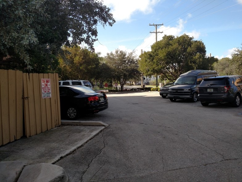 More Photos Of 198 NE 6th Ave, Delray Beach Storefront Retail Office For Lease
