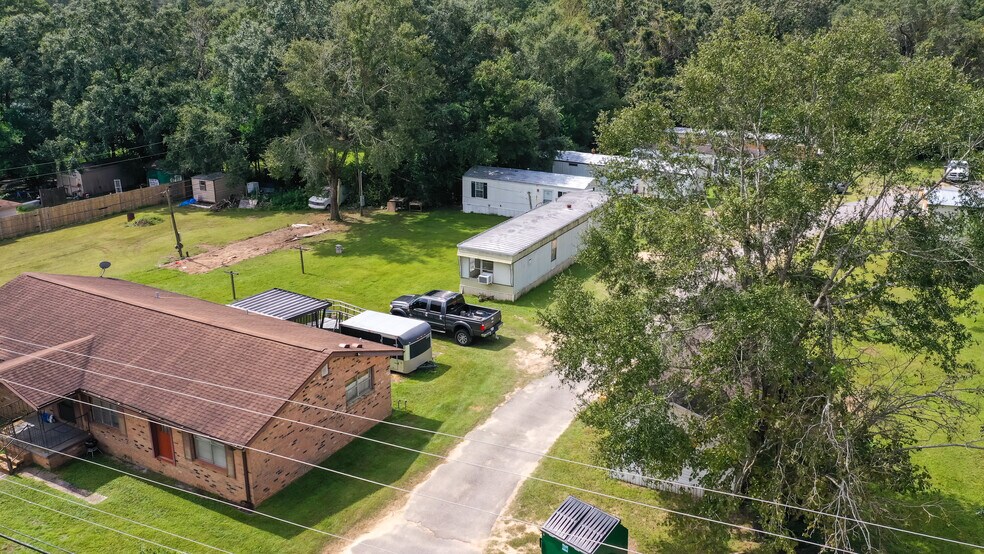 More Photos Of 9771 Guidy Ln, Pensacola Manufactured Housing Mobile Home Park For Sale