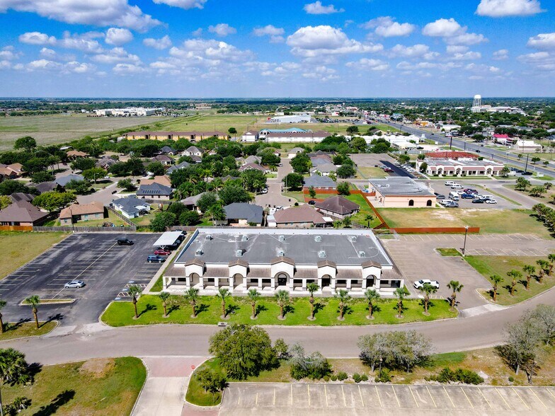 More Photos Of 848 Palm Dr, Elsa Office For Lease