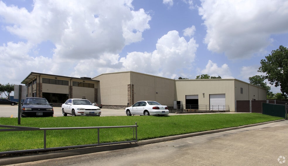 More Photos Of 11500 S Sam Houston Pkwy W, Houston Showroom For Sale