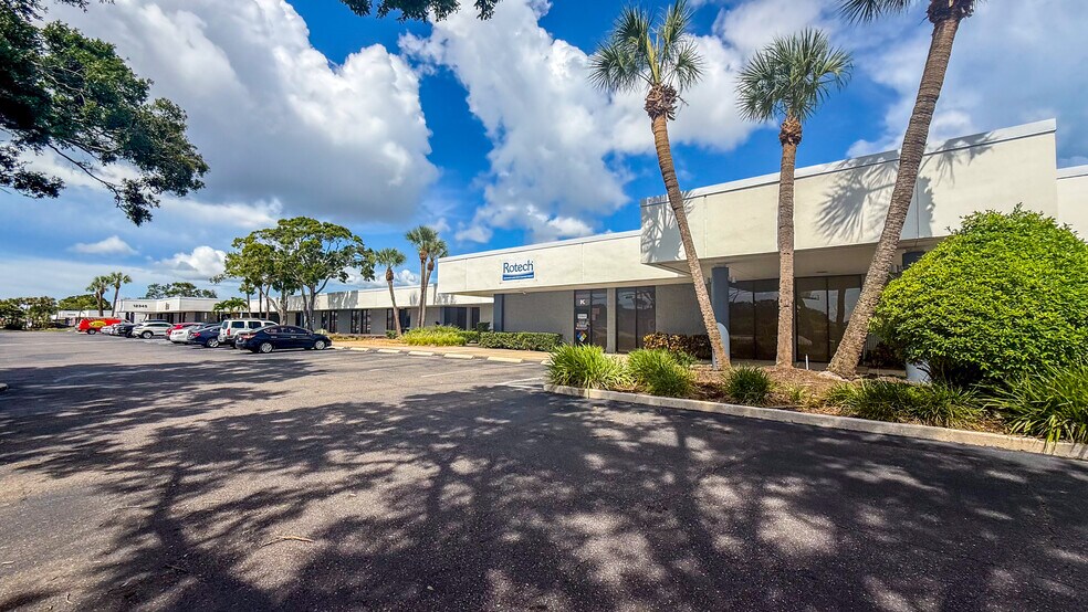 More Photos Of 12345 Starkey Rd, Largo Unknown For Lease