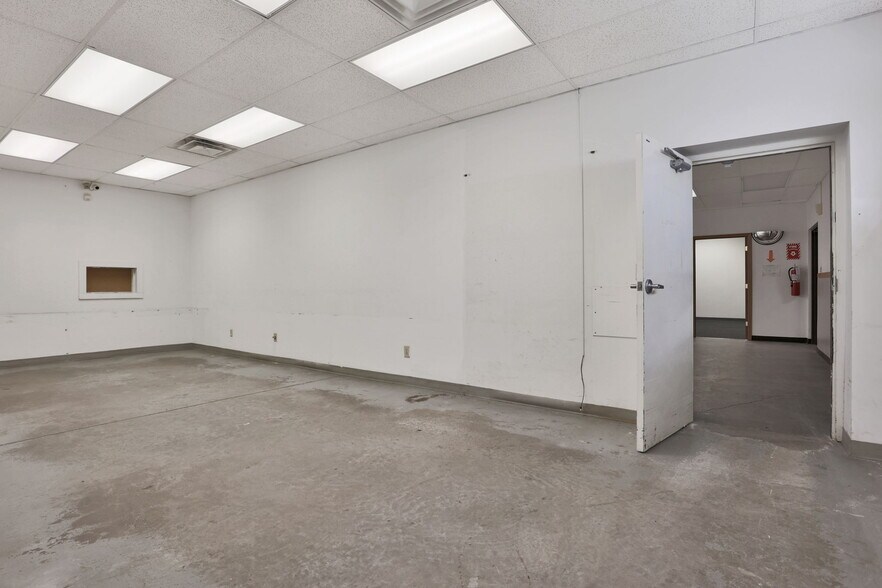 More Photos Of 799 N Hague Ave, Columbus Warehouse For Lease