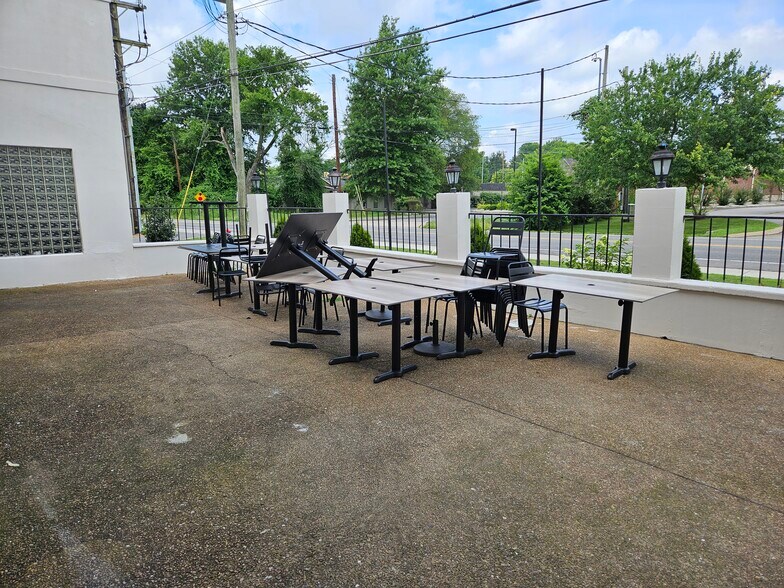 More Photos Of 7097 Old Harding Pike, Nashville Freestanding For Lease