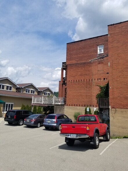 More Photos Of 409 Cavitt Ave, Trafford Bar For Sale