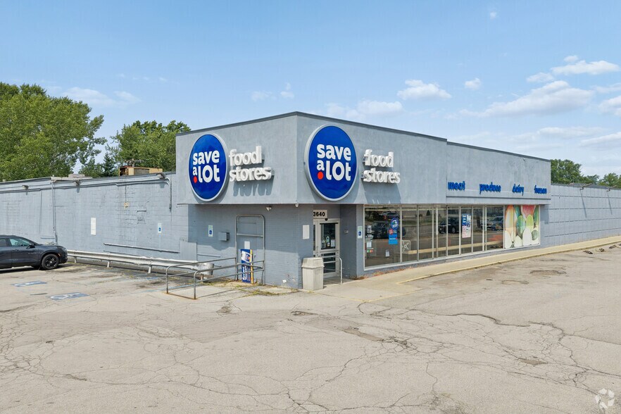 More Photos Of 3640 Delaware Ave, Tonawanda Supermarket For Sale