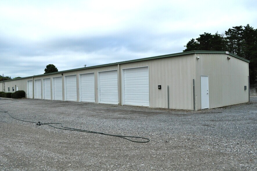 More Photos Of 2333 W Emory Rd, Powell Industrial For Sale