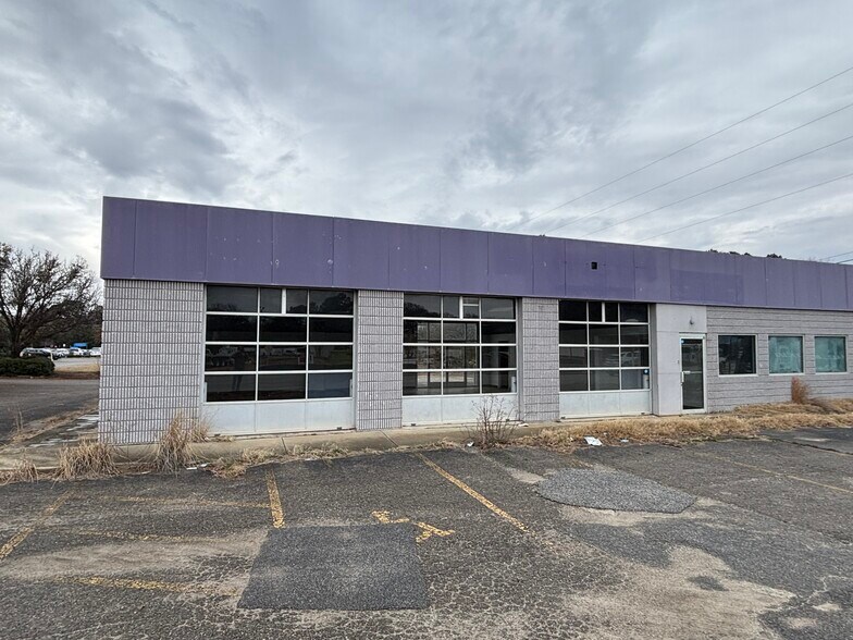 More Photos Of 1971 McCrays Mill Rd, Sumter Auto Repair For Sale