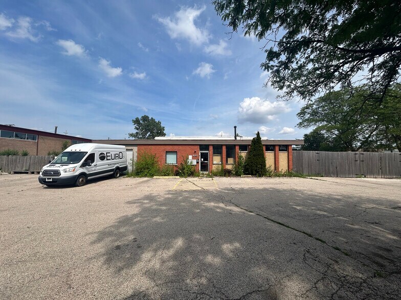 More Photos Of 4619 N 25th Ave, Schiller Park Warehouse For Sale