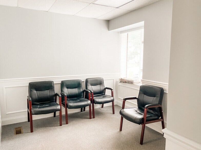 More Photos Of 1050 Hallock Ave, Port Jefferson Medical For Lease