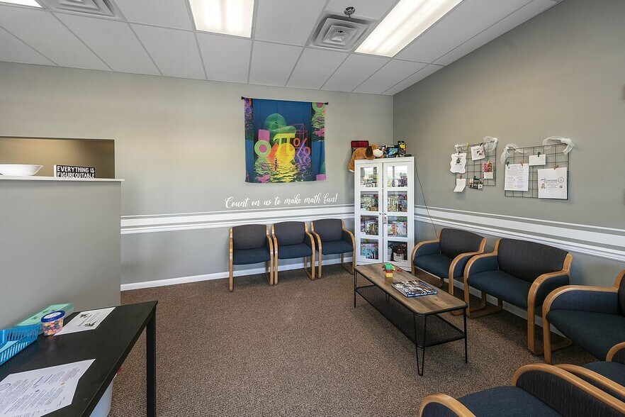 More Photos Of 1143 Oak Ridge Tpke, Oak Ridge Restaurant For Sale