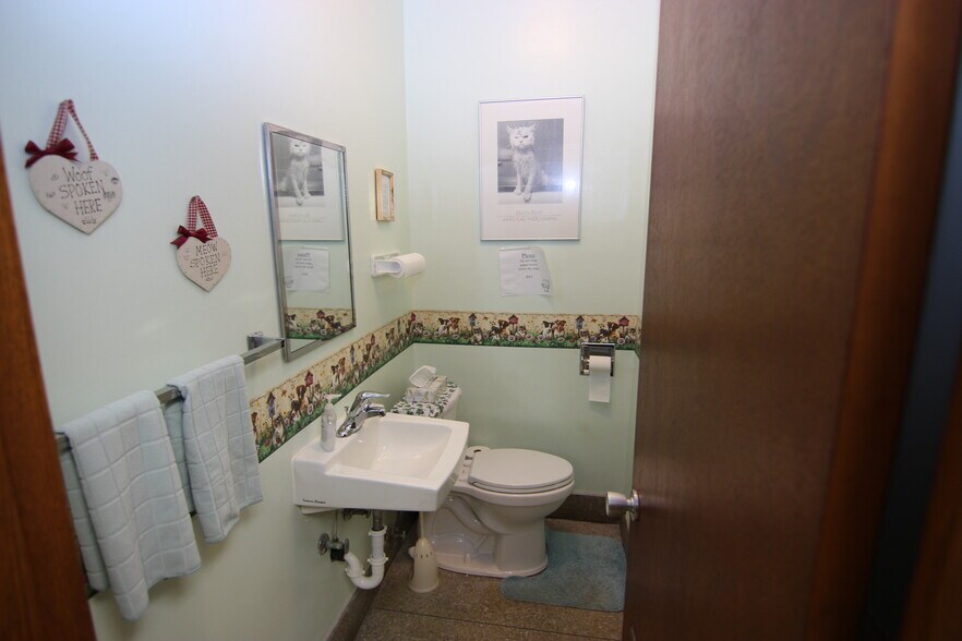 More Photos Of 2900 Belmont Ave, Youngstown Office For Sale