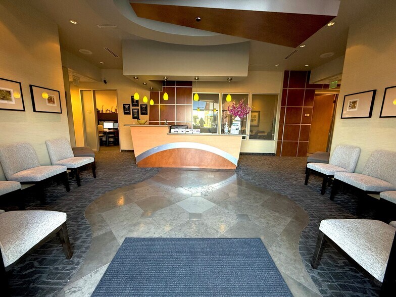 More Photos Of 12725 W Indian School Rd, Avondale Office For Lease